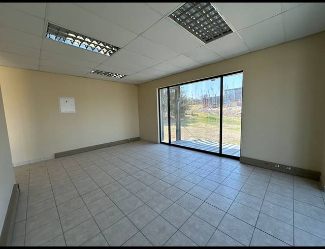 710M² WAREHOUSE TO LET IN LASER PARK